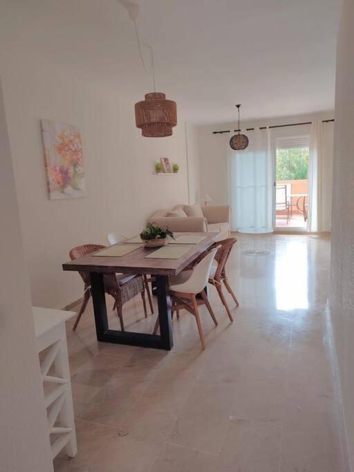 Apartamento Con Piscina Касарес Екстериор снимка